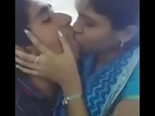 desi indian girlfriend kissing her boyfriend