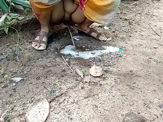 desi aunt nature pissing must keep in view