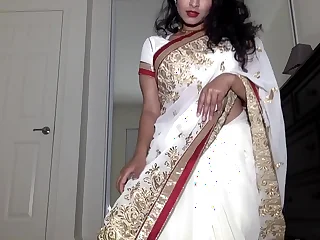 Desi Dhabi in Saree possessions Starkers and Plays helter-skelter Hairy Pussy