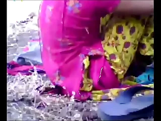 Muslim girl make the beast with two backs with her show one's age with respect to to the forest. Delhi Indian sex video
